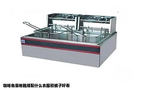 咖啡色雪地靴搭配什么衣服和裤子好看